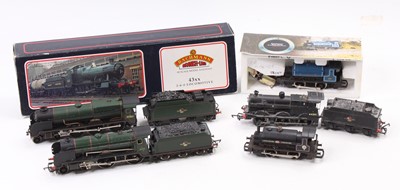 Lot 700 - Shoebox containing six 00 gauge locos all in...