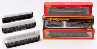 Lot 746 - Six 00 gauge items: unboxed R687 Hornby 3-car...