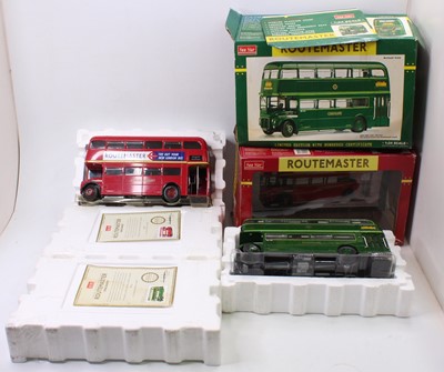 Lot 965 - 2 Sunstar 1/24 scale boxed diecast comprising...