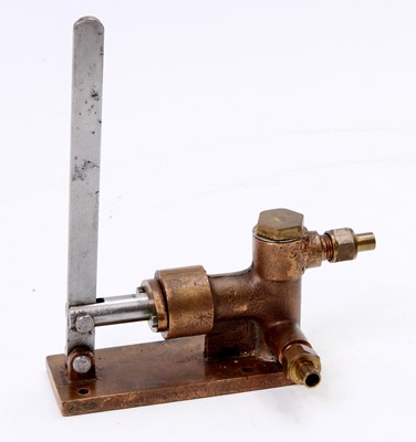 Lot 44 - A well-engineered water hand pump, length 11cm