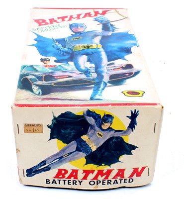 Lot 1924 - A boxed T.N Nomura "Batman" battery operated...