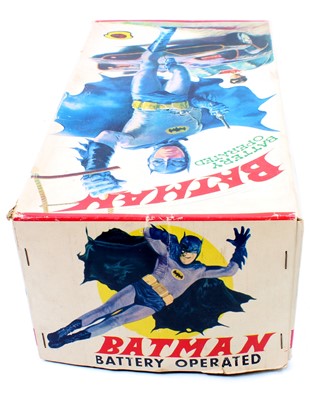 Lot 1924 - A boxed T.N Nomura "Batman" battery operated...