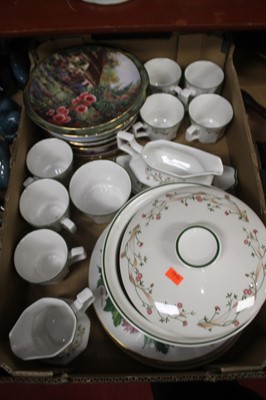 Lot 80 - A modern  part tea and dinner service together...