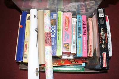 Lot 192 - A collection of miscellaneous items to include...