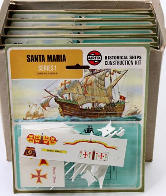 Lot 1281 - An Airfix Series 1 trade box of 12 hang packs...