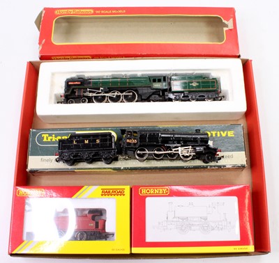 Lot 786 - Four various boxed Hornby and Wrenn 00 gauge...