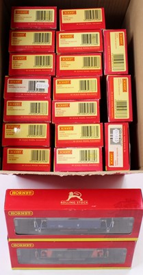 Lot 789 - 19 various boxed Hornby 00 gauge Trans-rail...