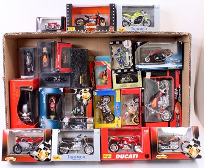 Lot 985 - Tray of various boxed Motorcycle diecast...