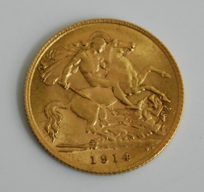 Lot 2064 - Great Britain, 1914 gold half sovereign,...
