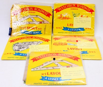 Lot 1534 - A collection of five Matchbox Roadway Series...