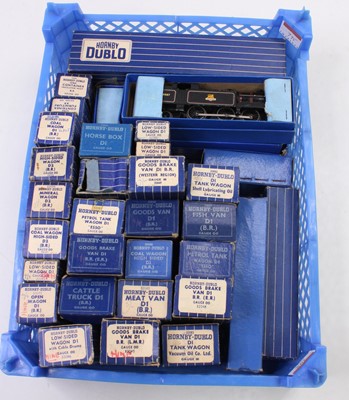 Lot 795 - Small tray containing Hornby-Dublo locos,...