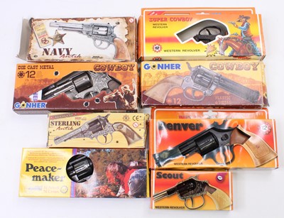 Lot 1960 - Eight boxed child's cap guns pistols to...