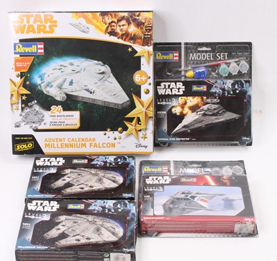 Lot 1297 - A collection of Revell Star Wars plastic kits...