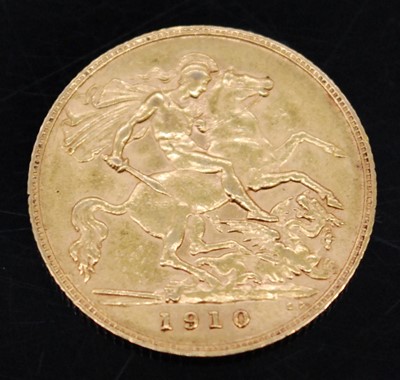 Lot 2067 - Great Britain, 1910 gold half sovereign,...