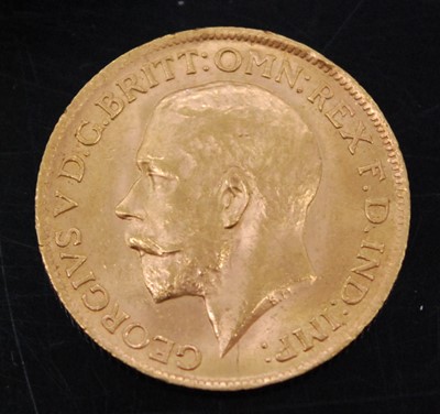 Lot 2060 - Great Britain, 1915 gold full sovereign,...
