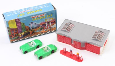 Lot 1565 - Blue Box Plastic Toys Series "Garage Set",...