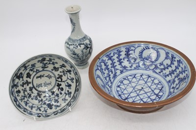 Lot 76 - A collection of Eastern ceramics, to include...