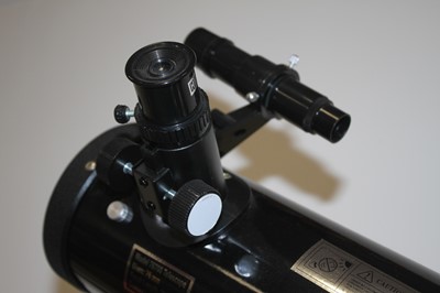 Lot 107 - A Vivo telescope, mounted upon a tripod and...