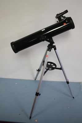 Lot 107 - A Vivo telescope, mounted upon a tripod and...