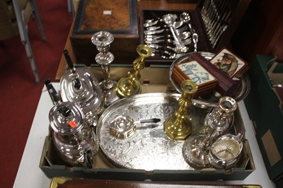 Lot 264 - Metalware to include a silver plated tea and...
