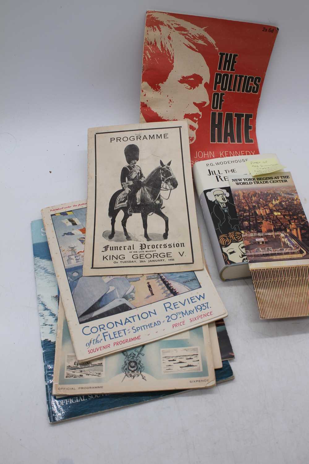 Lot 569 - A collection of Royal related and other...