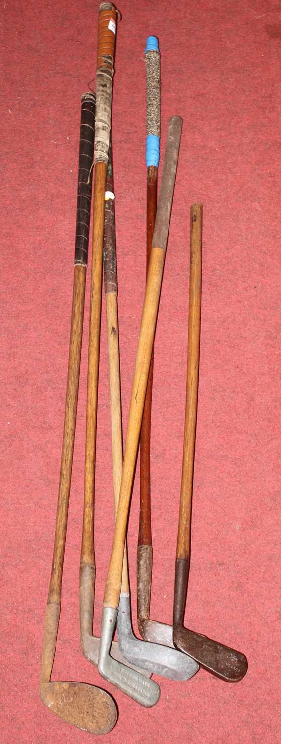 Lot 608 - A collection of vintage golf clubs (6)