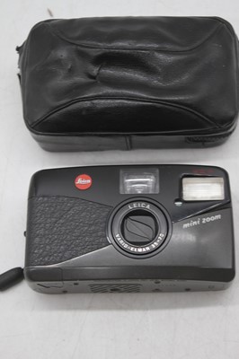 Lot 303 - A Leica Mini Zoom compact camera, serial...