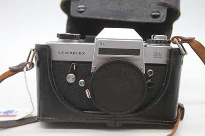 Lot 305 - A Leitz Leica flex SL 35mm SLR camera, serial...