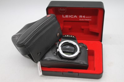Lot 306 - A Leica R4S SLR camera body, serial #1687818,...