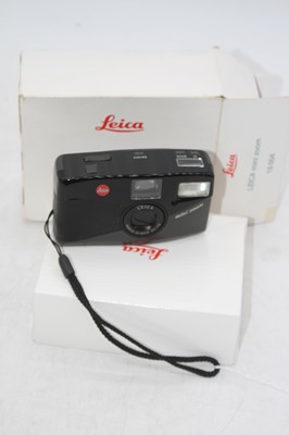 Lot 309 - A Leica Mini Zoom compact camera, serial...