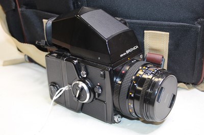 Lot 323 - A Zenza Bronica SQ-A 220J camera, serial...