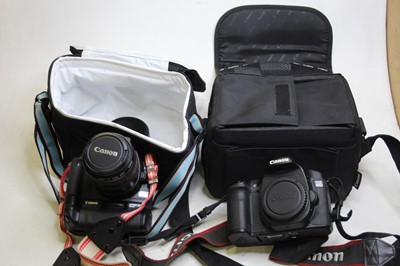 Lot 329 - A Canon EOS 400D digital camera, having...
