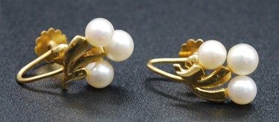 Lot 2662 - A pair of yellow metal cultured pearl set ear...