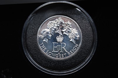 Lot 2169 - Jubilee Mint, The United Kingdom Queen...