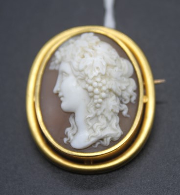 Lot 2766 - A late Victorian carved shell cameo brooch...