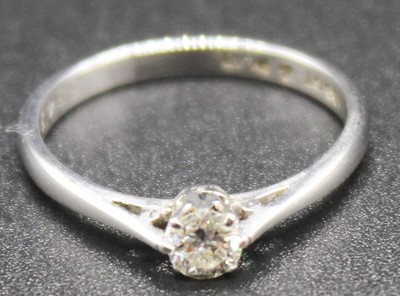 Lot 2789 - An 18ct white gold and platinum diamond...