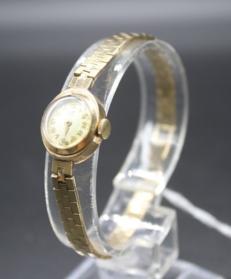 Lot 2796 - A ladies Tudor Royal 9ct gold cased bracelet...