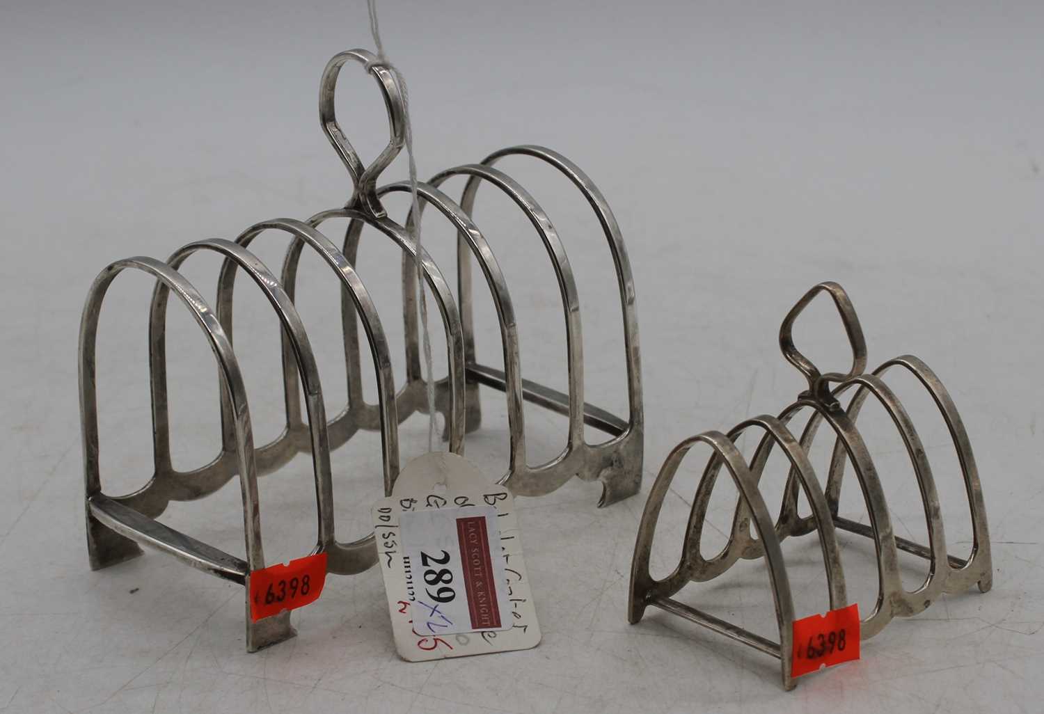 Lot 289 - A George V silver six-division toast-rack,...