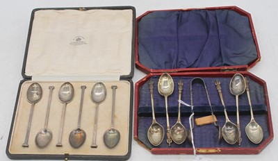 Lot 287 - A set of six George V silver teaspoons,...