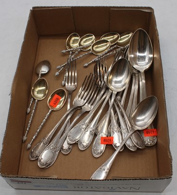 Lot 291 - A set of eight silver plated teaspoons;...