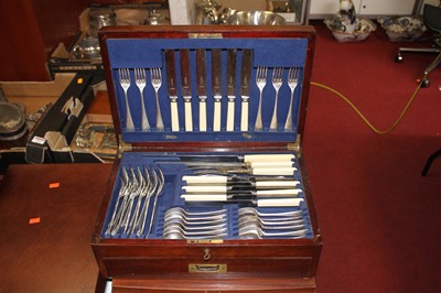 Lot 296 - A canteen of silver plated Old English pattern...