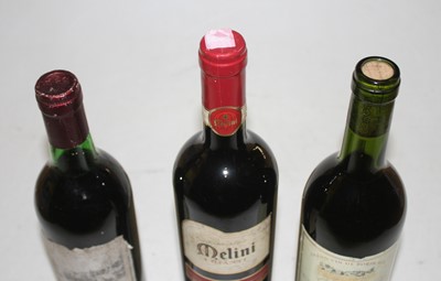 Lot 1024 - Assorted red table wines, to include Le...