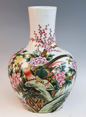 Lot 2409 - A 20th century Chinese porcelain tianqiuping...