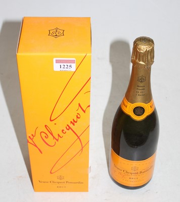 Lot 1225 - Veuve Clicquot Ponsardin NV Brut champagne,...