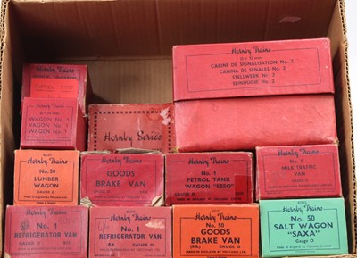 Lot 129 - Mainly post-war Hornby 0 gauge items: Wagons:...