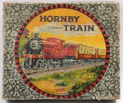 Lot 133 - 1928-9 Hornby clockwork No.0 Passenger set...