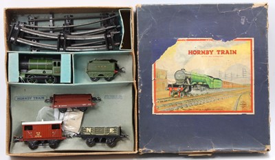 Lot 135 - 1948-54 Hornby No.601 Goods set, clockwork,...