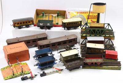 Lot 138 - Two trays containing a variety of Hornby 0...