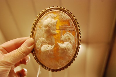 Lot 2181 - A Victorian carved shell cameo brooch, of...