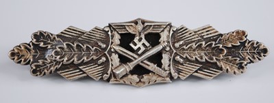 Lot 238 - A German Close Combat Clasp, marked verso Fec....